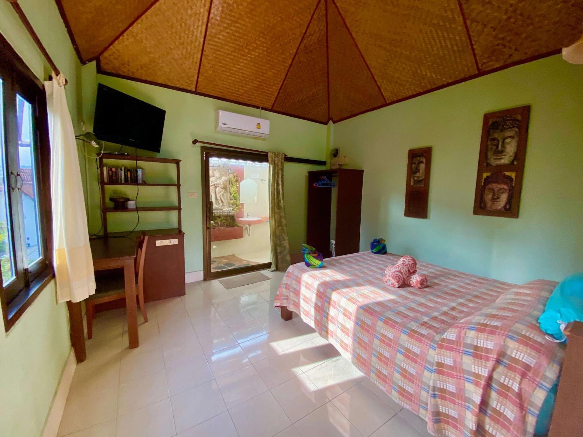 Shanti Lodge Phuket Chalong Exteriör bild