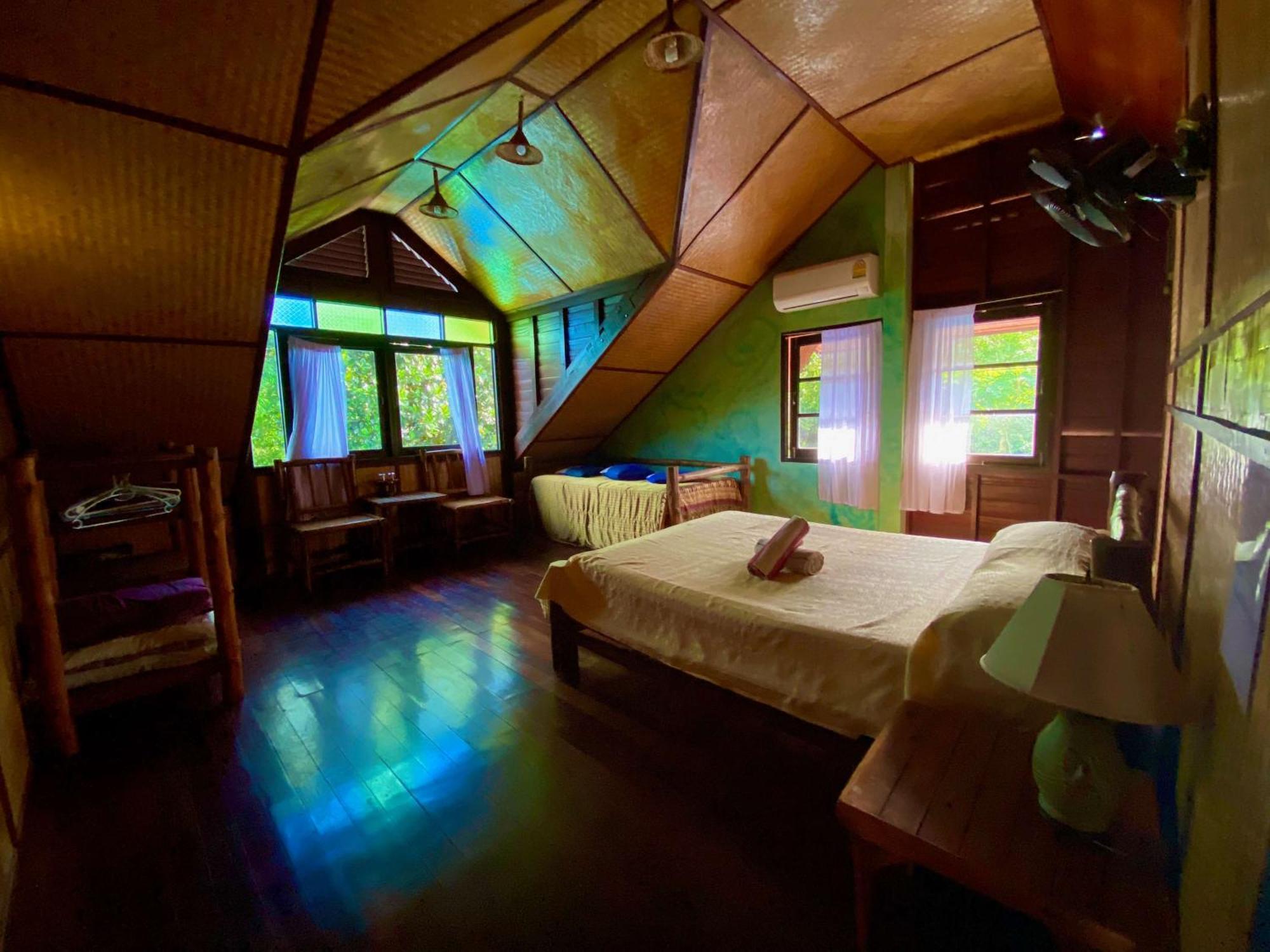 Shanti Lodge Phuket Chalong Exteriör bild