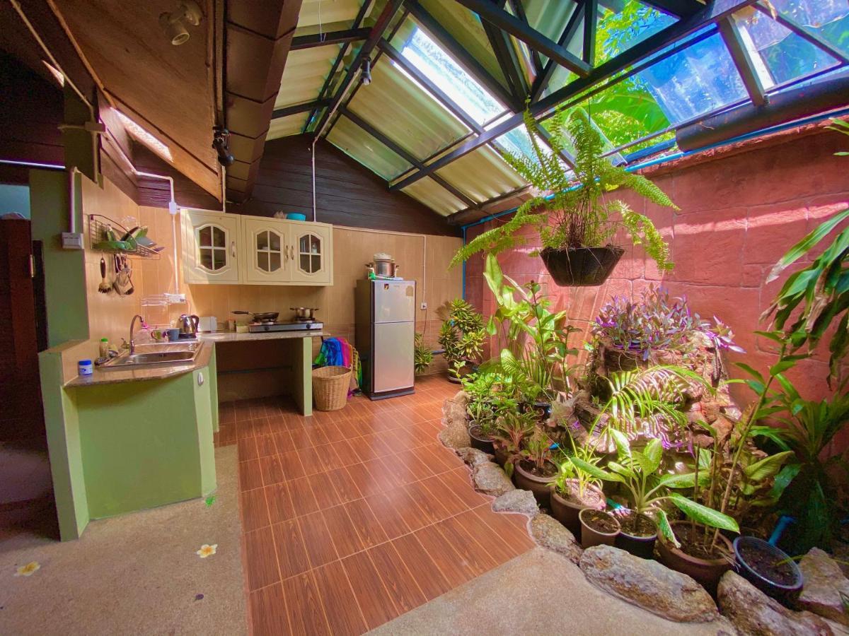 Shanti Lodge Phuket Chalong Exteriör bild